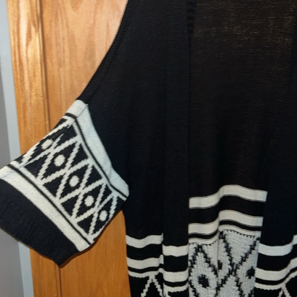 Charlotte Russe Open Cardigan Aztec Boho Western Size Large Black/Cream - Picture 3 of 9